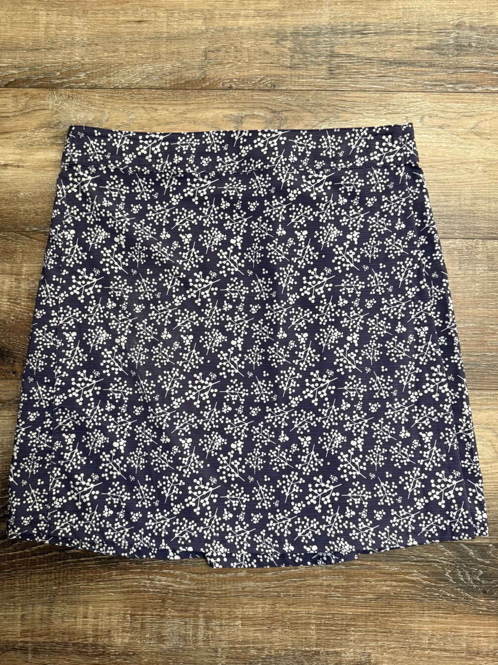 RIPSKIRT HAWAII Women’s Size Medium Floral Navy White